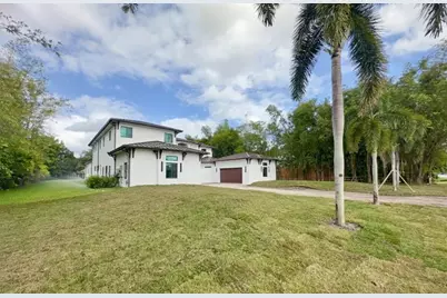 11951 SW 3rd St, Plantation, FL 33325 - Photo 3