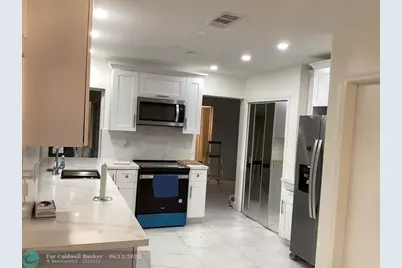 8571 NW 26th St, Sunrise, FL 33322 - Photo 11