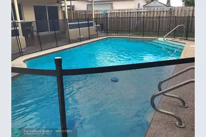 8571 NW 26th St, Sunrise, FL 33322 - Photo 19