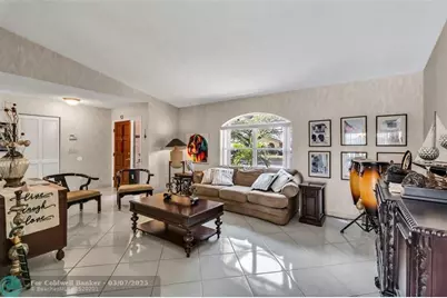 5210  Hawkes Bluff Ave, Davie, FL 33331 - Photo 9