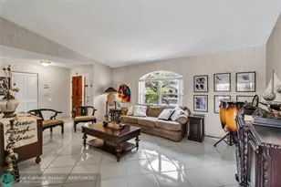 5210 Hawkes Bluff Ave, Davie, FL 33331 - Photo 9