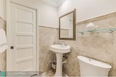 2140 NE 24th St, Wilton Manors, FL 33305 - Photo 37