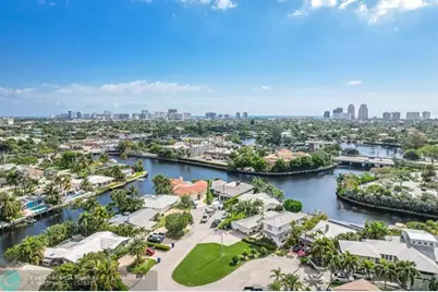 2140 NE 24th St, Wilton Manors, FL 33305 - Photo 57