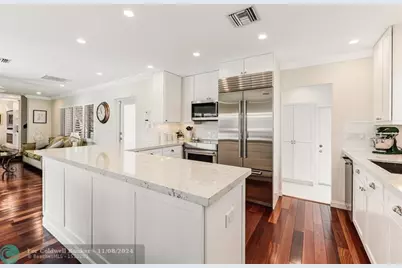 2140 NE 24th St, Wilton Manors, FL 33305 - Photo 19