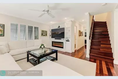 2140 NE 24th St, Wilton Manors, FL 33305 - Photo 13