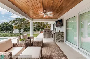 2140 NE 24th St, Wilton Manors, FL 33305 - Photo 29