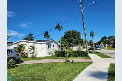 704 SW 4th St, Hallandale Beach, FL 33009 - Photo 33