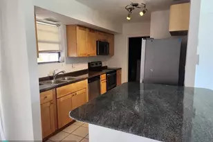 704 SW 4th St, Hallandale Beach, FL 33009 - Photo 15