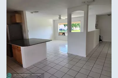 704 SW 4th St, Hallandale Beach, FL 33009 - Photo 21