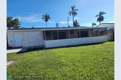 704 SW 4th St, Hallandale Beach, FL 33009 - Photo 7