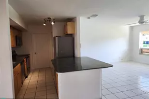 704 SW 4th St, Hallandale Beach, FL 33009 - Photo 23