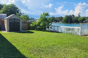 704 SW 4th St, Hallandale Beach, FL 33009 - Photo 9