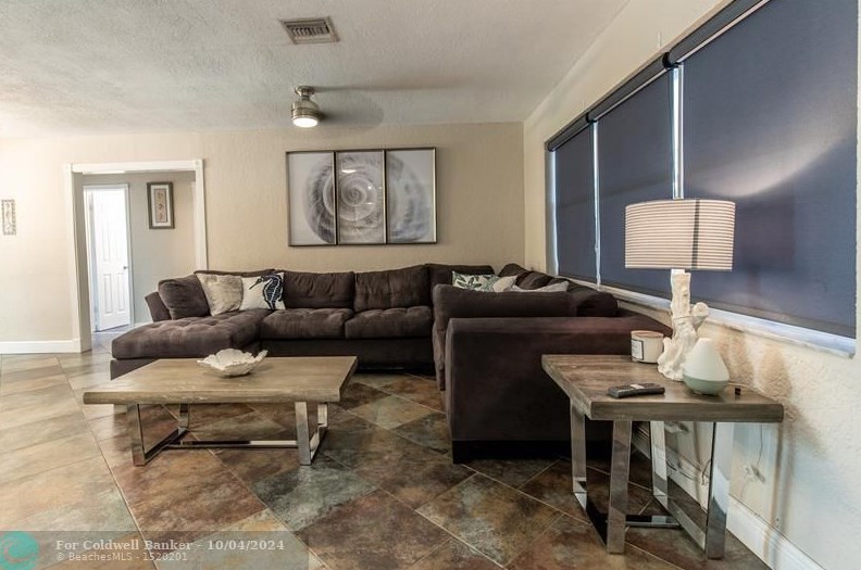 2728 Taft St, Hollywood FL 33020-2920 exterior