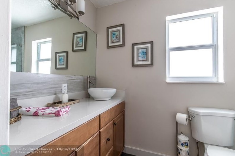 2728 Taft St, Hollywood FL 33020-2920 exterior