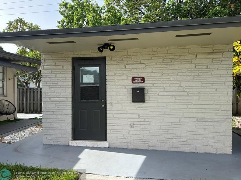 2901 Jackson St, Hollywood FL  33020-4741 exterior
