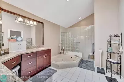 10201  Spyglass Way, Boca Raton, FL 33498 - Photo 7