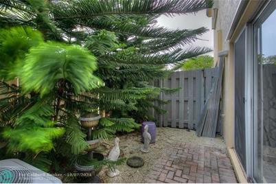 3360 NE 14th Dr, Unit #106-30, Homestead, FL 33033 - Photo 11