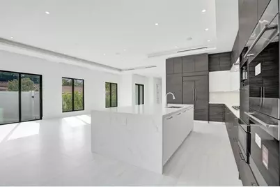 4524  Seagrape Dr, Unit #1 North, Lauderdale by the Sea, FL 33308 - Photo 13