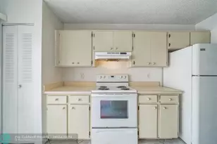 390 SW Colesbury Ave, Port Saint Lucie, FL 34953 - Photo 17