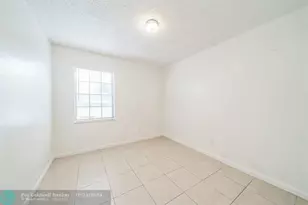 390 SW Colesbury Ave, Port Saint Lucie, FL 34953 - Photo 9