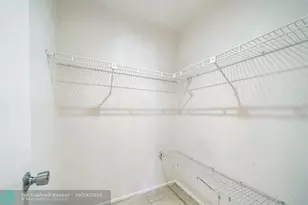 390 SW Colesbury Ave, Port Saint Lucie, FL 34953 - Photo 5