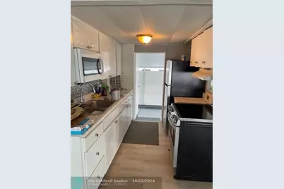 8700 SW 21st St, Davie, FL 33324 - Photo 7