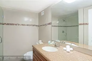 5225 Collins Ave, Miami Beach, FL 33140 - Photo 13