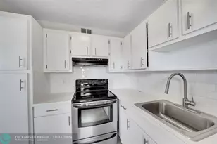 2555 NE 11th St, Fort Lauderdale, FL 33304 - Photo 5