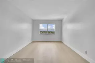 2555 NE 11th St, Fort Lauderdale, FL 33304 - Photo 9