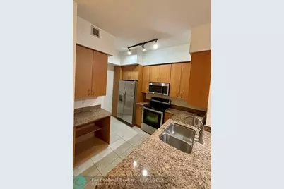 1830  Radius Dr, Unit #1225, Hollywood, FL 33020 - Photo 7