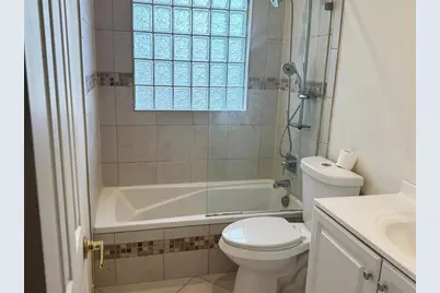 1423  Holly Heights Dr, Unit #13, Fort Lauderdale, FL 33304 - Photo 11