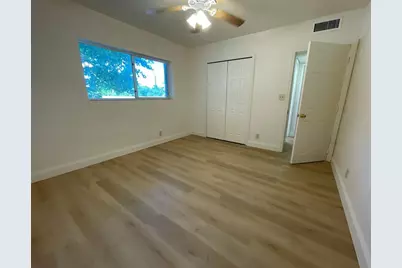 1423  Holly Heights Dr, Unit #13, Fort Lauderdale, FL 33304 - Photo 9