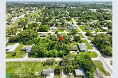 3401  Avenue L, Fort Pierce, FL 34947 - Photo 1
