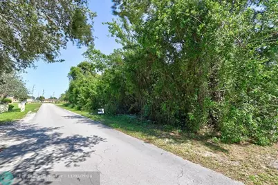 3401  Avenue L, Fort Pierce, FL 34947 - Photo 3