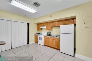 5801 Coral Lake Dr, Margate, FL 33063 - Photo 37