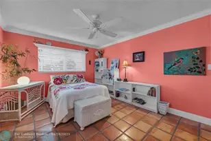 2541 NE 11th St, Pompano Beach, FL 33062 - Photo 9