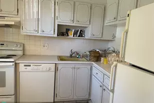 7877 Golf Cir Dr, Margate, FL 33063 - Photo 7