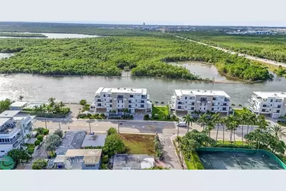 356  Balboa St, Hollywood, FL 33019 - Photo 11