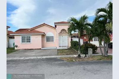 12381 NW 97th Pl, Hialeah Gardens, FL 33018 - Photo 1