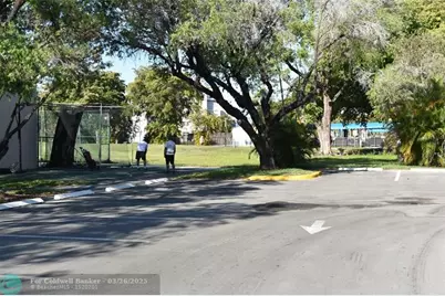 10120  Sunrise Lakes Blvd, Unit #405, Sunrise, FL 33322 - Photo 3