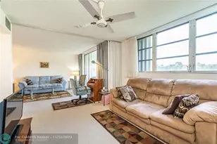 9611 N Hollybrook Lake Dr, Pembroke Pines, FL 33025 - Photo 15