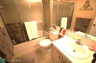 4010 Harwood C, Deerfield Beach, FL 33442 - Photo 7