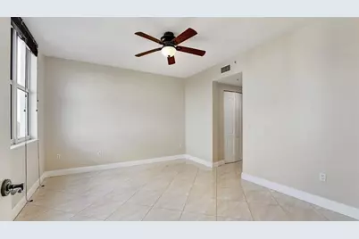 191 S Ocean Dr, Unit #520, Deerfield Beach, FL 33441 - Photo 11