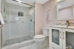 700 S Hollybrook Dr, Pembroke Pines, FL 33025 - Photo 7