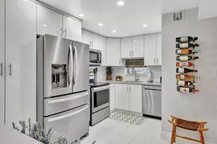 700 S Hollybrook Dr, Pembroke Pines, FL 33025 - Photo 1