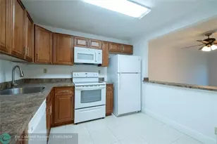 9233 SW 8th St, Boca Raton, FL 33428 - Photo 3