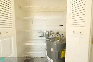 9233 SW 8th St, Boca Raton, FL 33428 - Photo 5