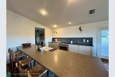 14151 E Center St, Okeechobee, FL 34974 - Photo 43