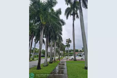 906 NE 3 Street, Hallandale Beach, FL 33009 - Photo 29
