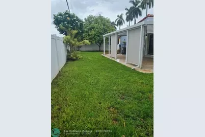 906 NE 3 Street, Hallandale Beach, FL 33009 - Photo 33